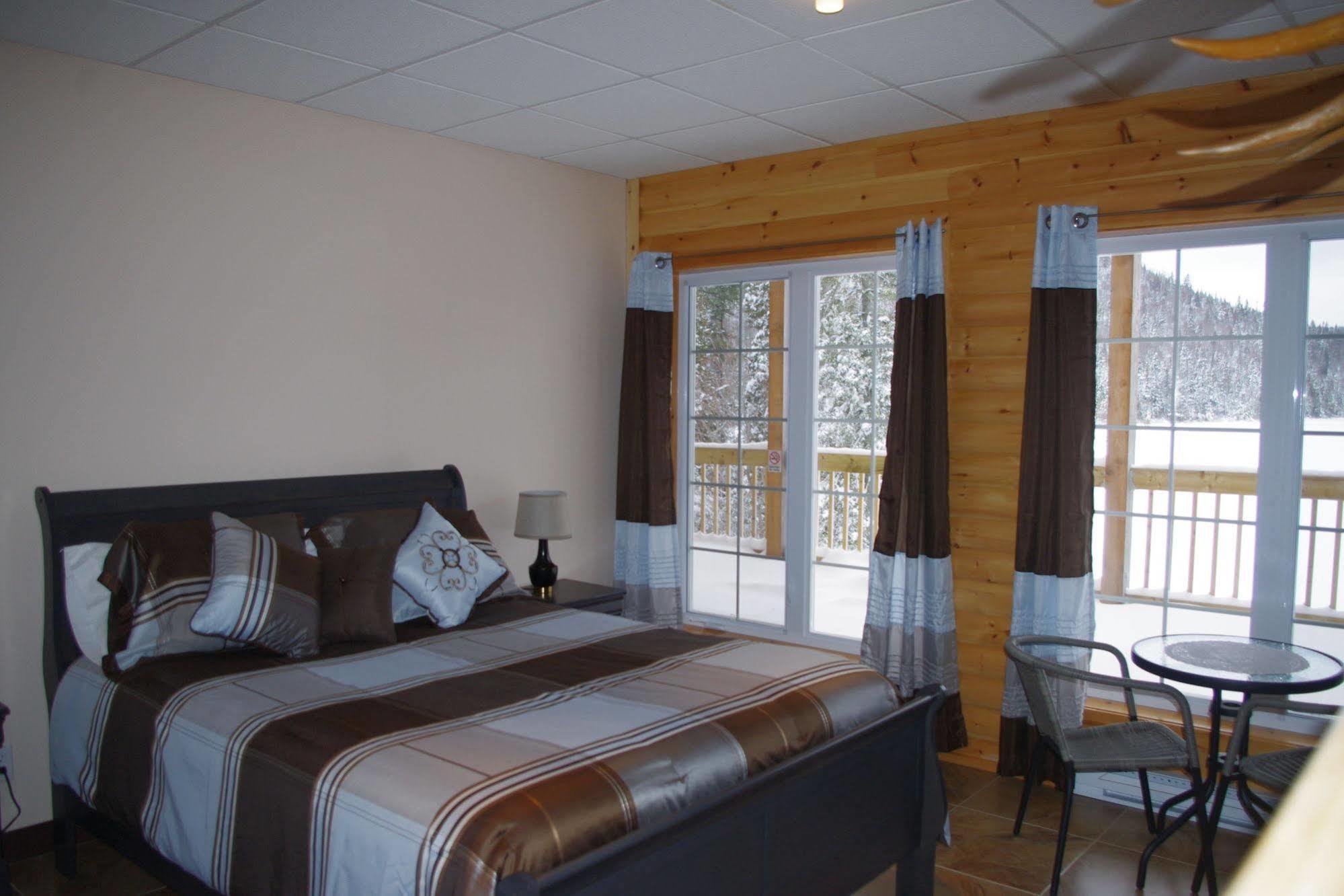 Auberge La Taniere Tadoussac Eksteriør bilde